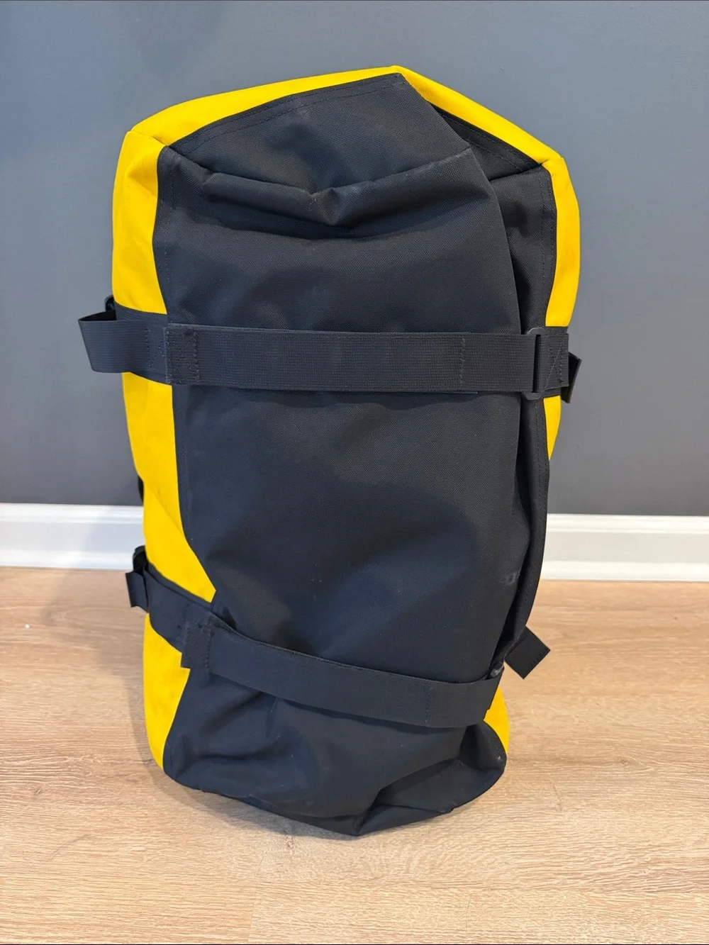 Rare Vans x The North Face Limited Edition Base Camp Duffel Bag + Toiletry Bag - Picture 2 of 7